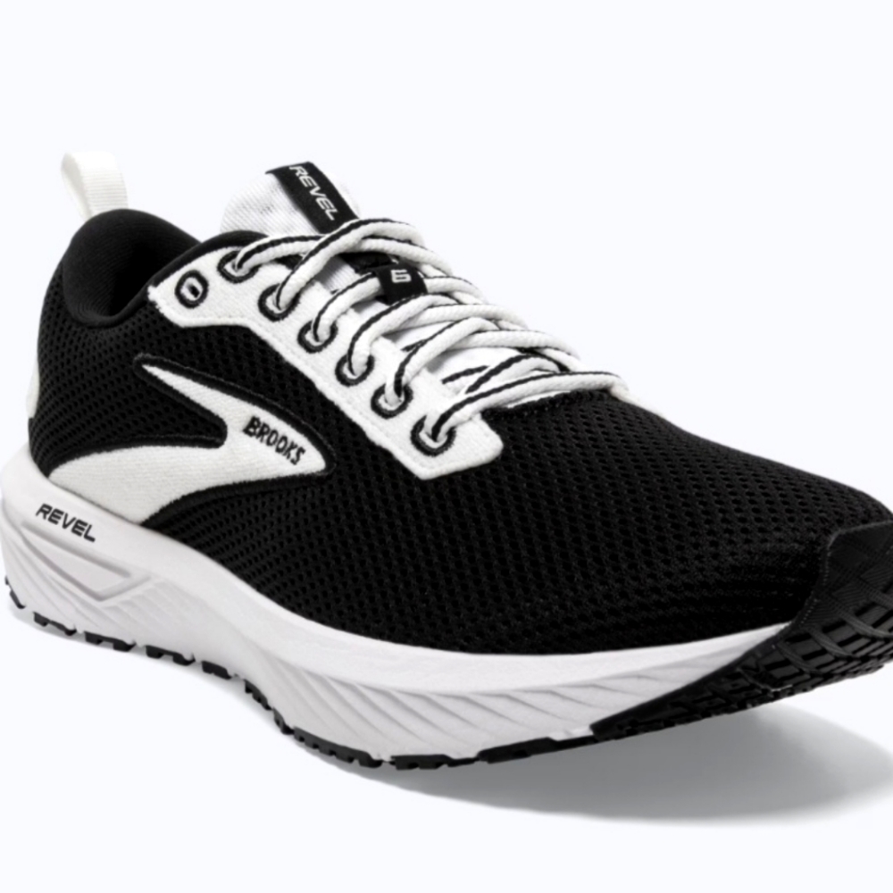 BROOKS Revel 6 - Sz 8.5 - Limited Edition